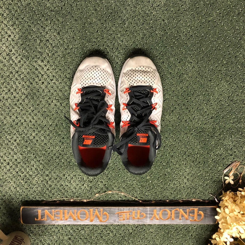 Nike tennis shoes